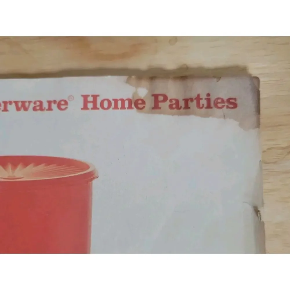 Vintage Tupperware Home Parties Book 1977